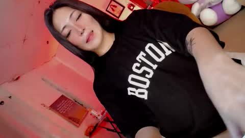 its me CLAUDIA online show from February 26, 5:06 am