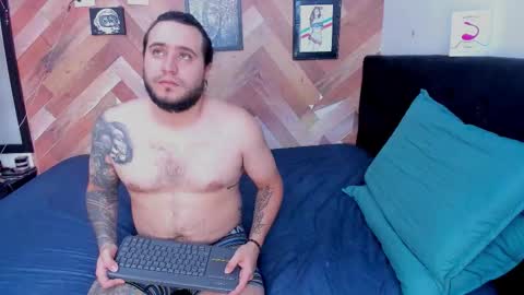 Snapshot of hot_couple_tattooo chatting on February 28, 6:09 pm Emily Christian online show from February 28, 6:09 pm