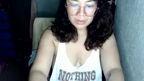 hot_emma1112 online show from July 14, 11:49 am
