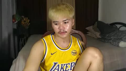 hot_emmanuel online show from April 13, 12:43 pm