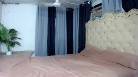 hot_fucker_ online show from December 1, 6:51 am