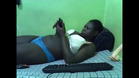 Snapshot of hot_girlly chatting on September 19, 2:24 am hot_girlly online show from September 19, 2:24 am