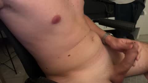 Snapshot of hot_guy2001 chatting on September 9, 9:58 pm hot_guy2001 online show from September 9, 9:58 pm