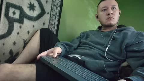 hot_guy36 online show from December 1, 3:28 pm