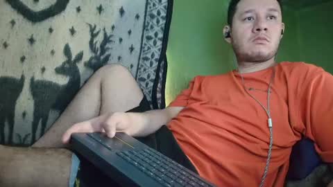 hot_guy36 online show from May 31, 2:02 pm