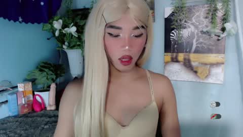 Khianna online show from April 16, 9:39 pm