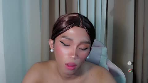 Snapshot of hot_khianna chatting on August 6, 6:54 pm Khianna online show from August 6, 6:54 pm