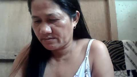 Snapshot of hot_mama09 chatting on July 19, 2:15 am hotmama online show from July 19, 2:15 am