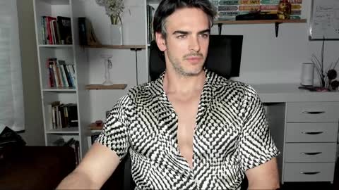 Snapshot of hot_martin25 chatting on December 15, 11:31 pm Martin online show from December 15, 11:31 pm