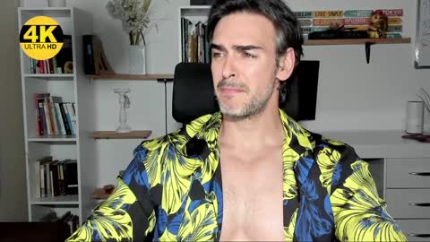 Snapshot of hot_martin25 chatting on December 18, 3:22 pm Martin online show from December 18, 3:22 pm