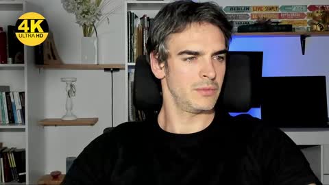 Snapshot of hot_martin25 chatting on December 22, 10:58 pm Martin online show from December 22, 10:58 pm