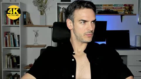 Snapshot of hot_martin25 chatting on January 6, 12:13 pm Martin online show from January 6, 12:13 pm