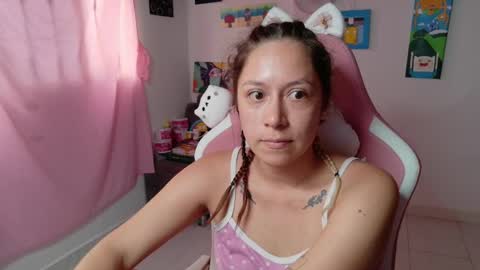 Mia online show from February 4, 3:29 pm
