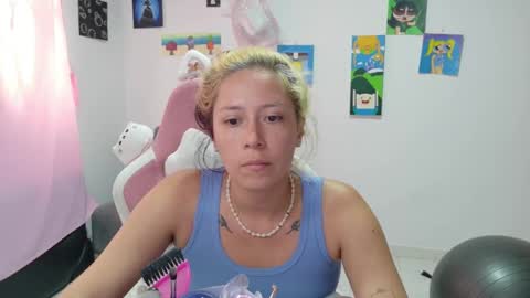 Mia online show from March 14, 5:51 pm