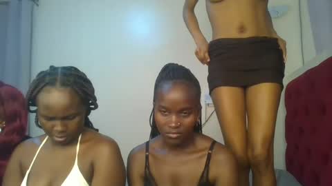 Snapshot of hot_petite12 chatting on July 12, 5:31 am Petite online show from July 12, 5:31 am
