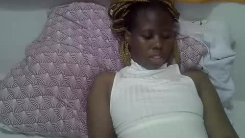 Snapshot of hot_petra2 chatting on May 1, 2:27 am Daddys doll online show from May 1, 2:27 am
