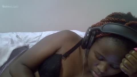 Snapshot of hot_petra2 chatting on June 16, 12:41 pm Daddys doll online show from June 16, 12:41 pm
