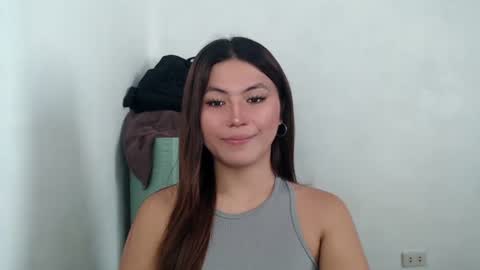 Nikki  online show from April 17, 4:26 am