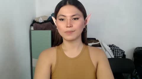 Snapshot of hot_precious_nikki chatting on April 28, 7:46 am Nikki online show from April 28, 7:46 am