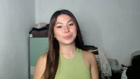 Snapshot of hot_precious_nikki chatting on April 28, 9:31 pm Nikki online show from April 28, 9:31 pm