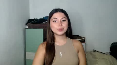 Snapshot of hot_precious_nikki chatting on April 29, 11:03 am Nikki online show from April 29, 11:03 am