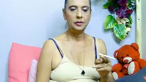 Snapshot of hot_queen58 chatting on June 16, 6:21 pm hot queen online show from June 16, 6:21 pm