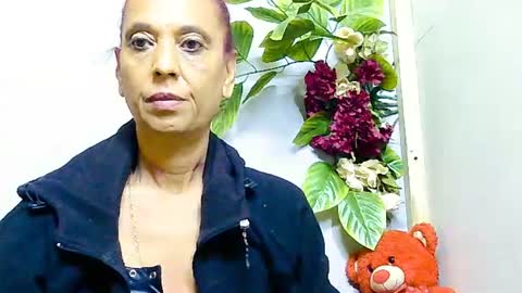 Snapshot of hot_queen58 chatting on June 22, 4:31 am hot queen online show from June 22, 4:31 am