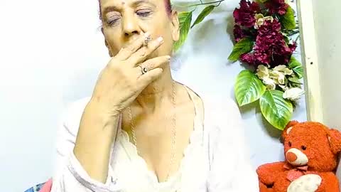 Snapshot of hot_queen58 chatting on June 24, 5:06 am hot queen online show from June 24, 5:06 am