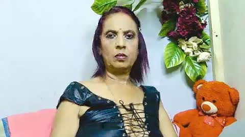 Snapshot of hot_queen58 chatting on June 27, 1:39 pm hot queen online show from June 27, 1:39 pm