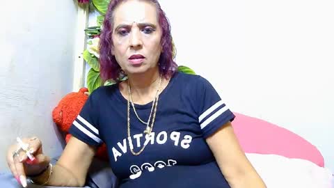 Snapshot of hot_queen58 chatting on July 24, 2:37 pm hot queen online show from July 24, 2:37 pm