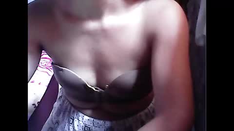 Snapshot of hot_quin11 chatting on April 7, 2:12 am hot_quin11 online show from April 7, 2:12 am