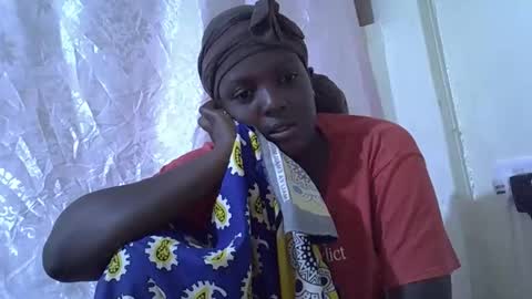 RAYLAH online show from February 6, 7:28 pm