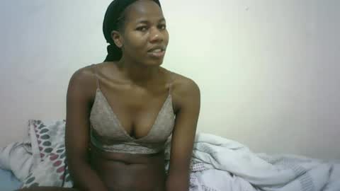 Snapshot of hot_reenor chatting on June 30, 1:17 am reenor online show from June 30, 1:17 am
