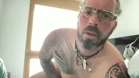 letmedoo2 online show from February 16, 2:35 pm