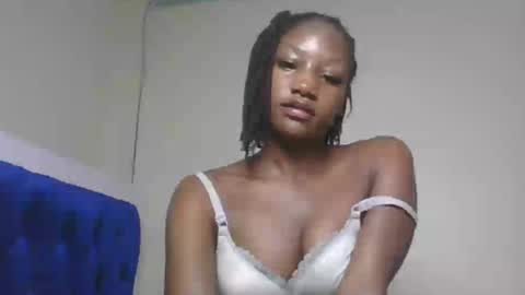 Snapshot of hot_sexxxy_girl chatting on June 20, 2:42 pm Milly online show from June 20, 2:42 pm