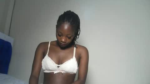 Snapshot of hot_sexxxy_girl chatting on July 14, 2:16 am Milly online show from July 14, 2:16 am
