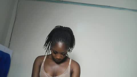 Snapshot of hot_sexxxy_girl chatting on July 15, 11:59 am Milly online show from July 15, 11:59 am