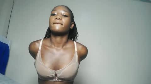 Snapshot of hot_sexxxy_girl chatting on July 16, 3:12 am Milly online show from July 16, 3:12 am