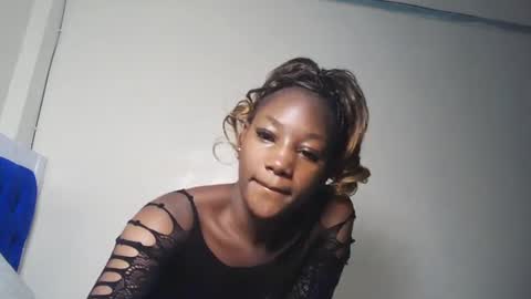Snapshot of hot_sexxxy_girl chatting on July 20, 2:15 am Milly online show from July 20, 2:15 am