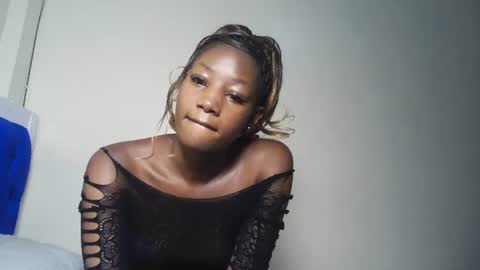 Snapshot of hot_sexxxy_girl chatting on July 20, 12:29 pm Milly online show from July 20, 12:29 pm