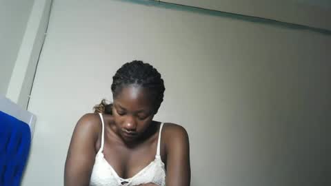 Snapshot of hot_sexxxy_girl chatting on July 26, 3:04 am Milly online show from July 26, 3:04 am