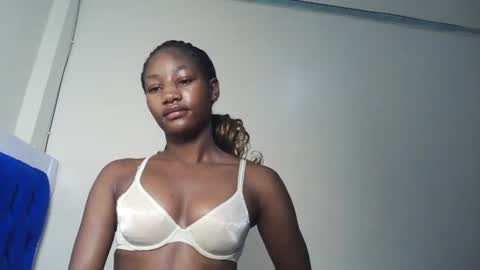 Snapshot of hot_sexxxy_girl chatting on July 30, 4:22 am Milly online show from July 30, 4:22 am