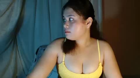 Snapshot of hot_sexy_mira chatting on May 6, 12:41 am mira online show from May 6, 12:41 am
