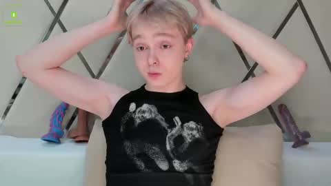 Snapshot of hot_twinkboy chatting on February 9, 3:56 pm hot_twinkboy online show from February 9, 3:56 pm