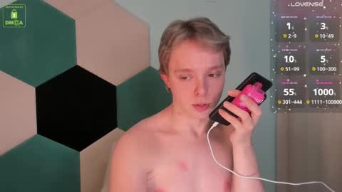 Snapshot of hot_twinkboy chatting on March 3, 3:42 pm hot_twinkboy online show from March 3, 3:42 pm