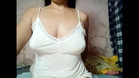 Snapshot of hot_warrios247 chatting on January 28, 5:43 am hot_warrios247 online show from January 28, 5:43 am