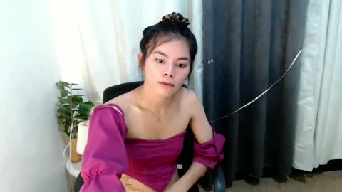 Yanna online show from May 29, 1:53 pm