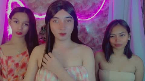 Snapshot of hotangelslut4u chatting on July 18, 5:17 pm Angel online show from July 18, 5:17 pm