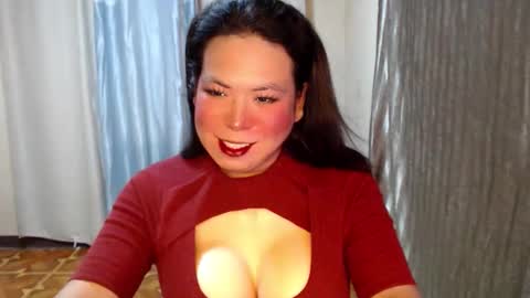 Snapshot of hotasian_mama chatting on October 20, 8:37 am Grace online show from October 20, 8:37 am