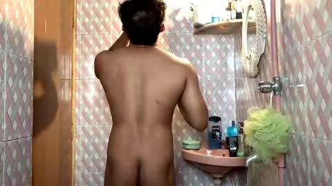 Snapshot of hotathletic107 chatting on November 8, 5:18 am hotathletic107 online show from November 8, 5:18 am